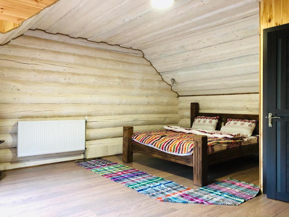У Віти Котедж4 Synevyrsʼka Polyana Exterior foto